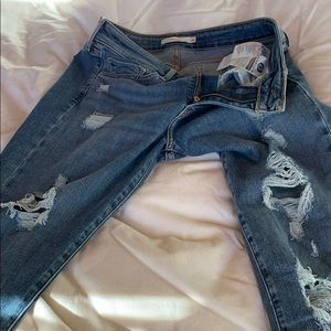 Size 28 Levi’s 711 Jeans. “To cuff or not to cuff”